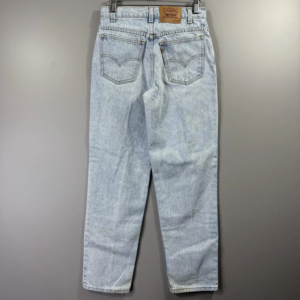 Vintage Levis 550 Student Jeans Mens 28x30 Light Wash Blue Relaxed Fit Tapered
